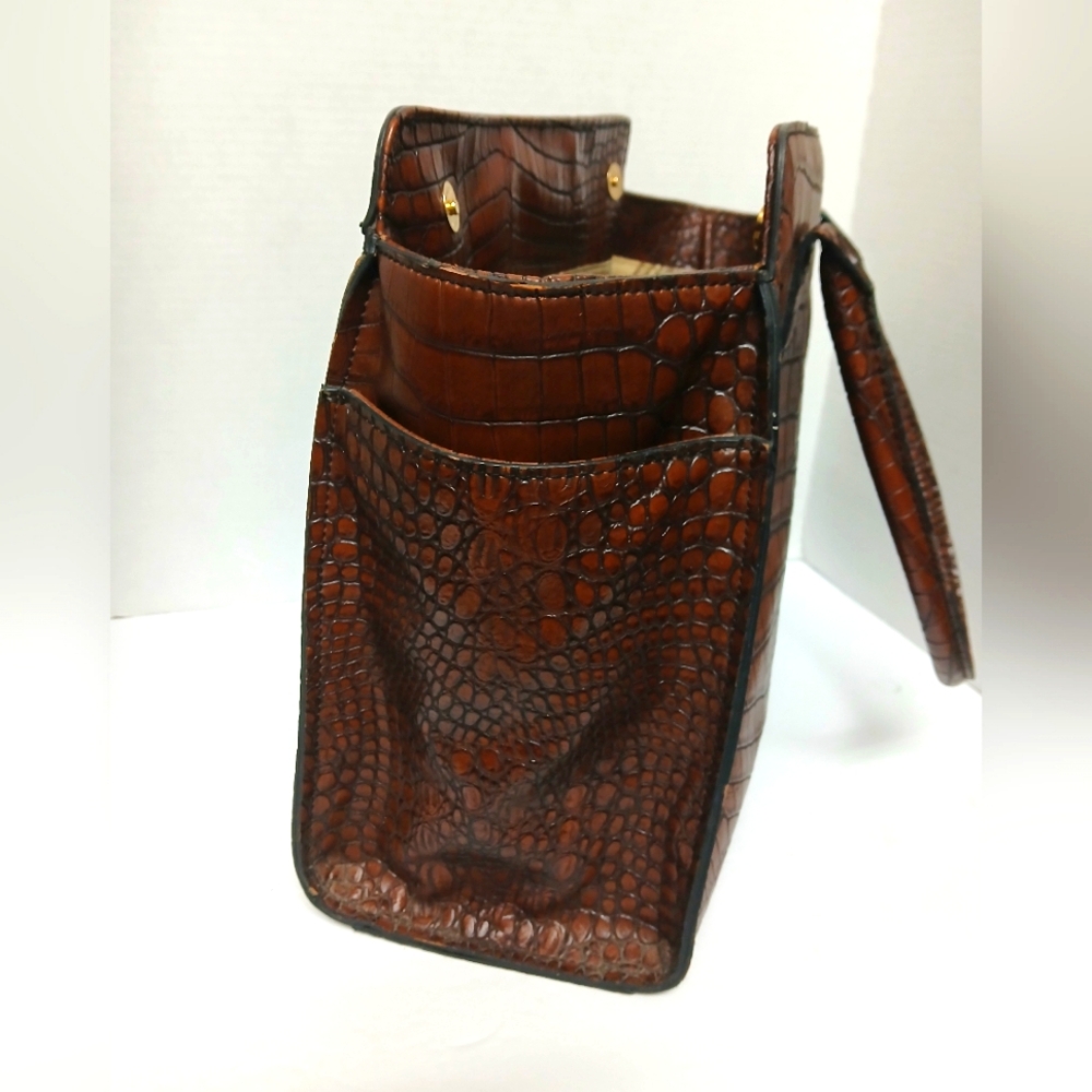 London Fog Elegant Brown Crocodile-Embossed Women's Bag - Picture 3 of 9